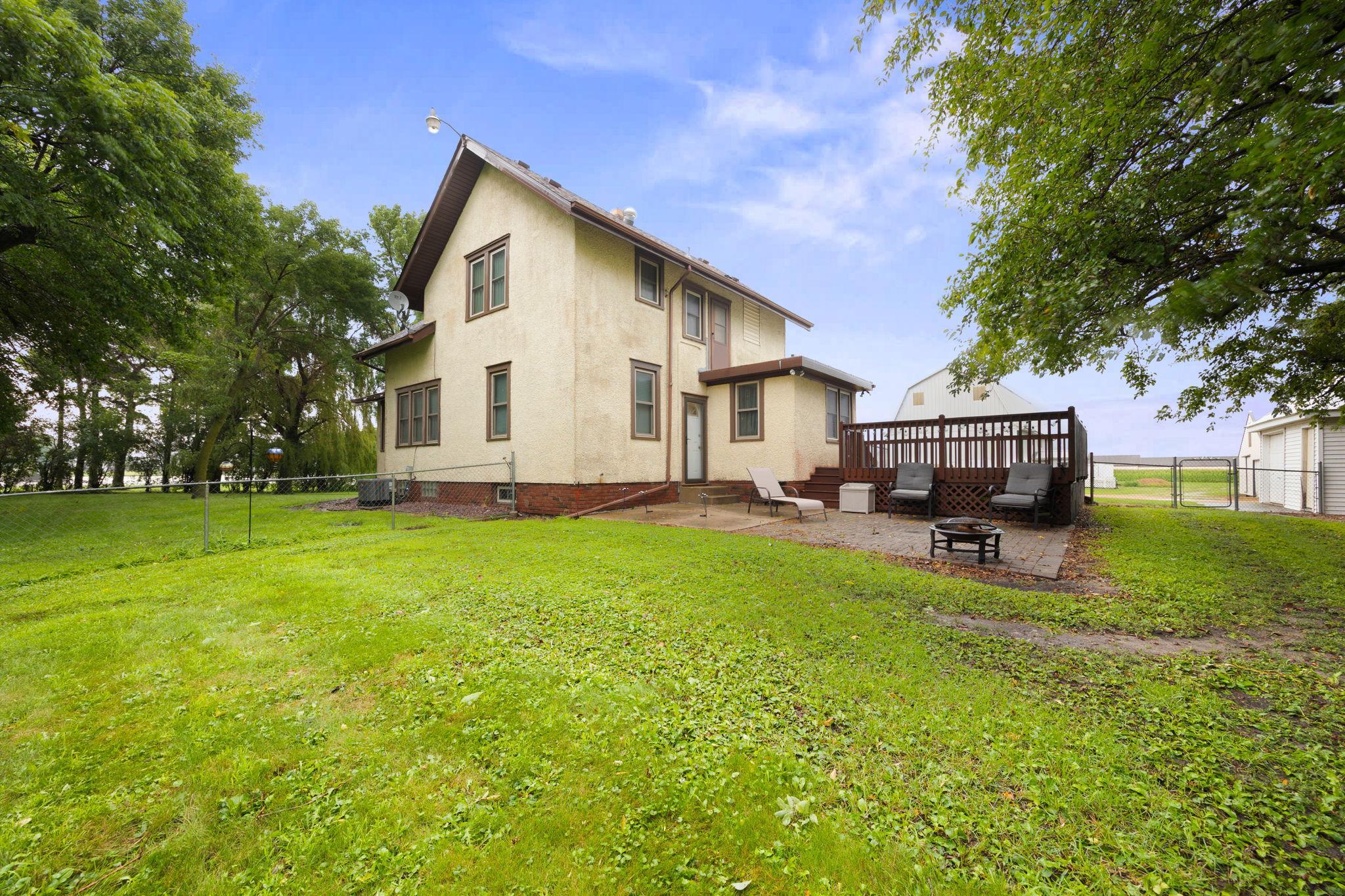 1250 Highway 7 E Property Photo 4