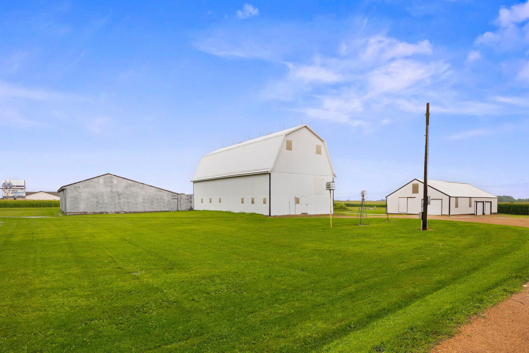 1250 Highway 7 E Property Photo 6