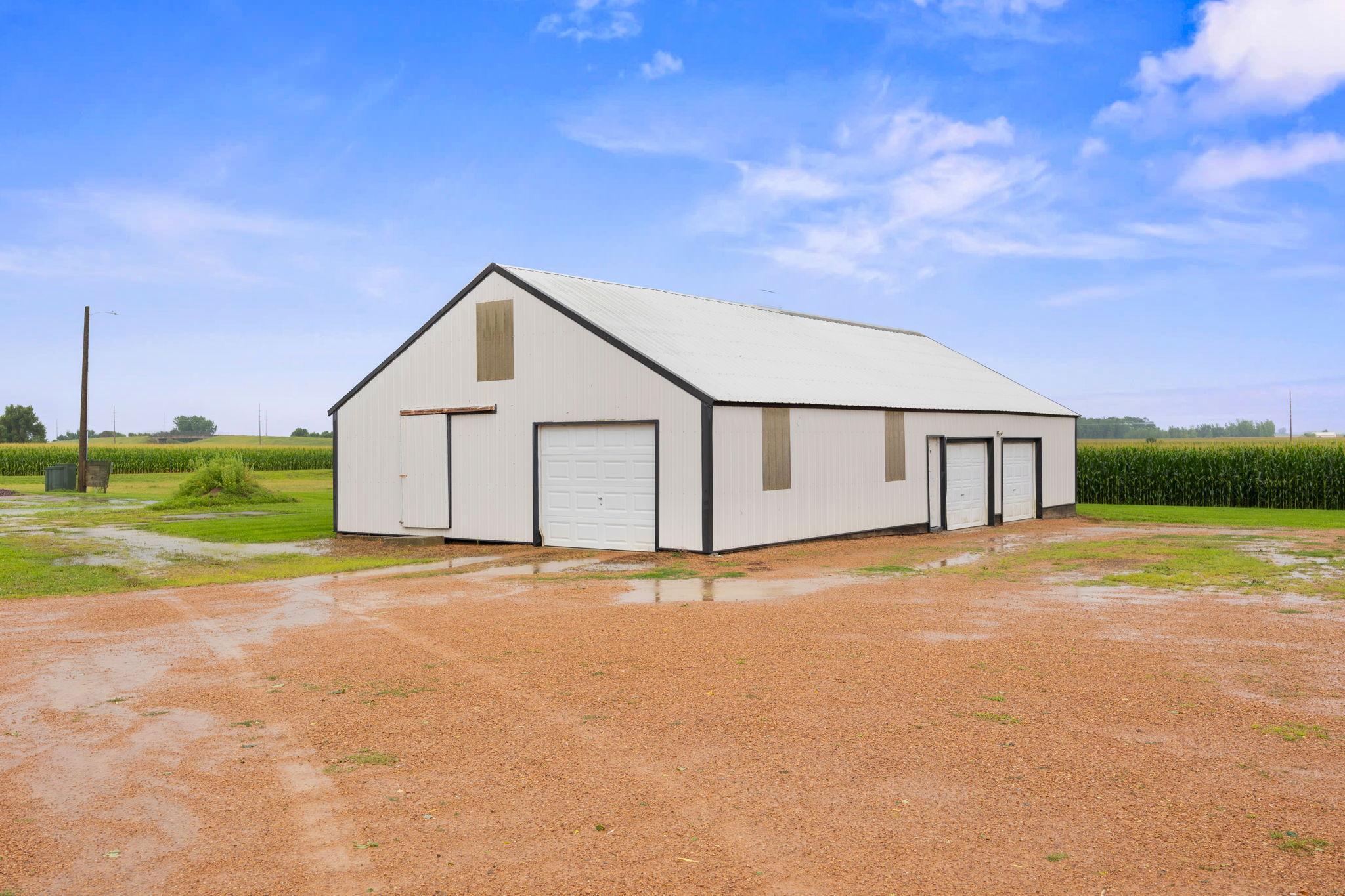 1250 Highway 7 E Property Photo 7