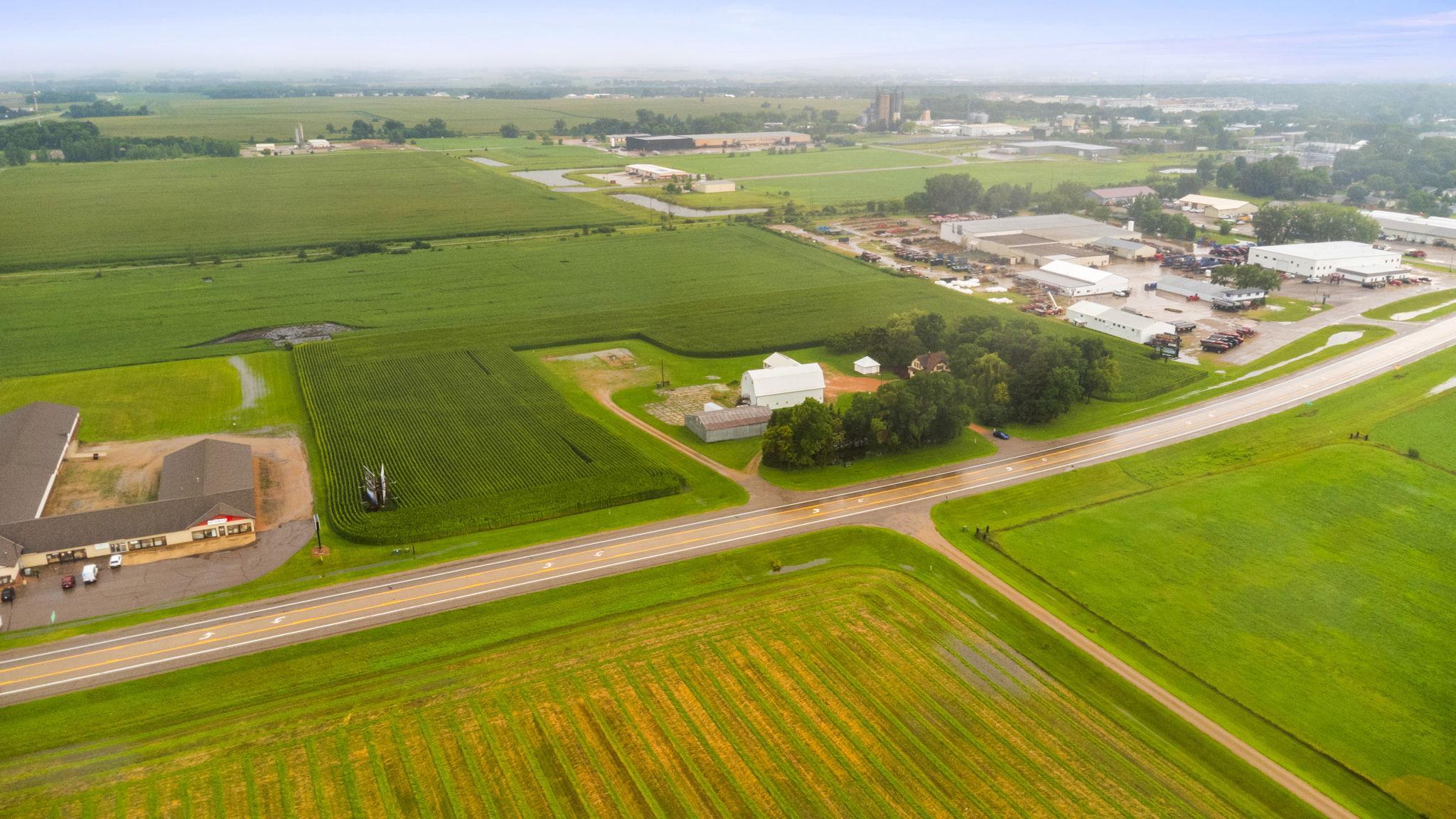 1250 Highway 7 E Property Photo 11