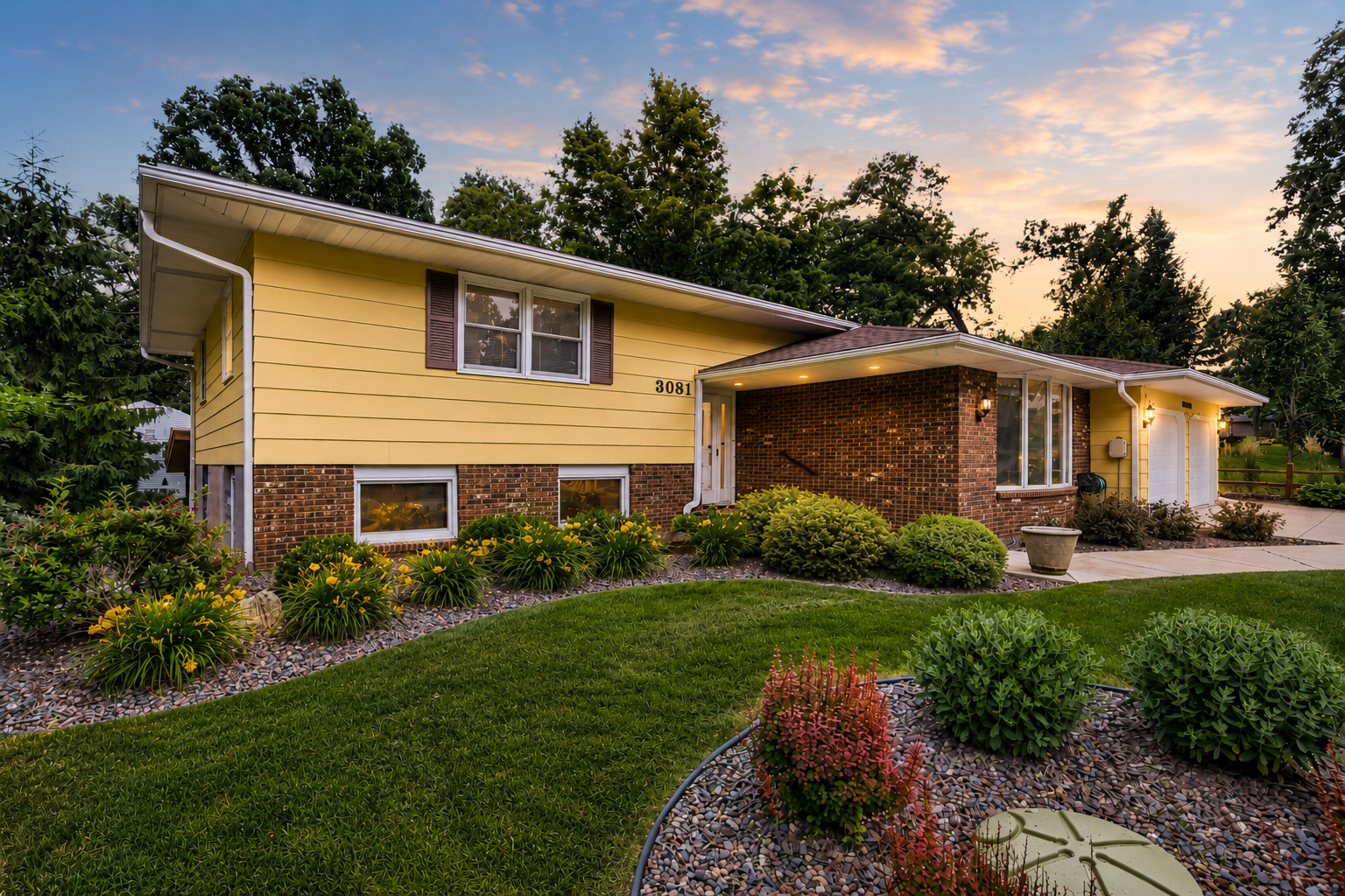 3081 Laverne Court N Property Photo 1
