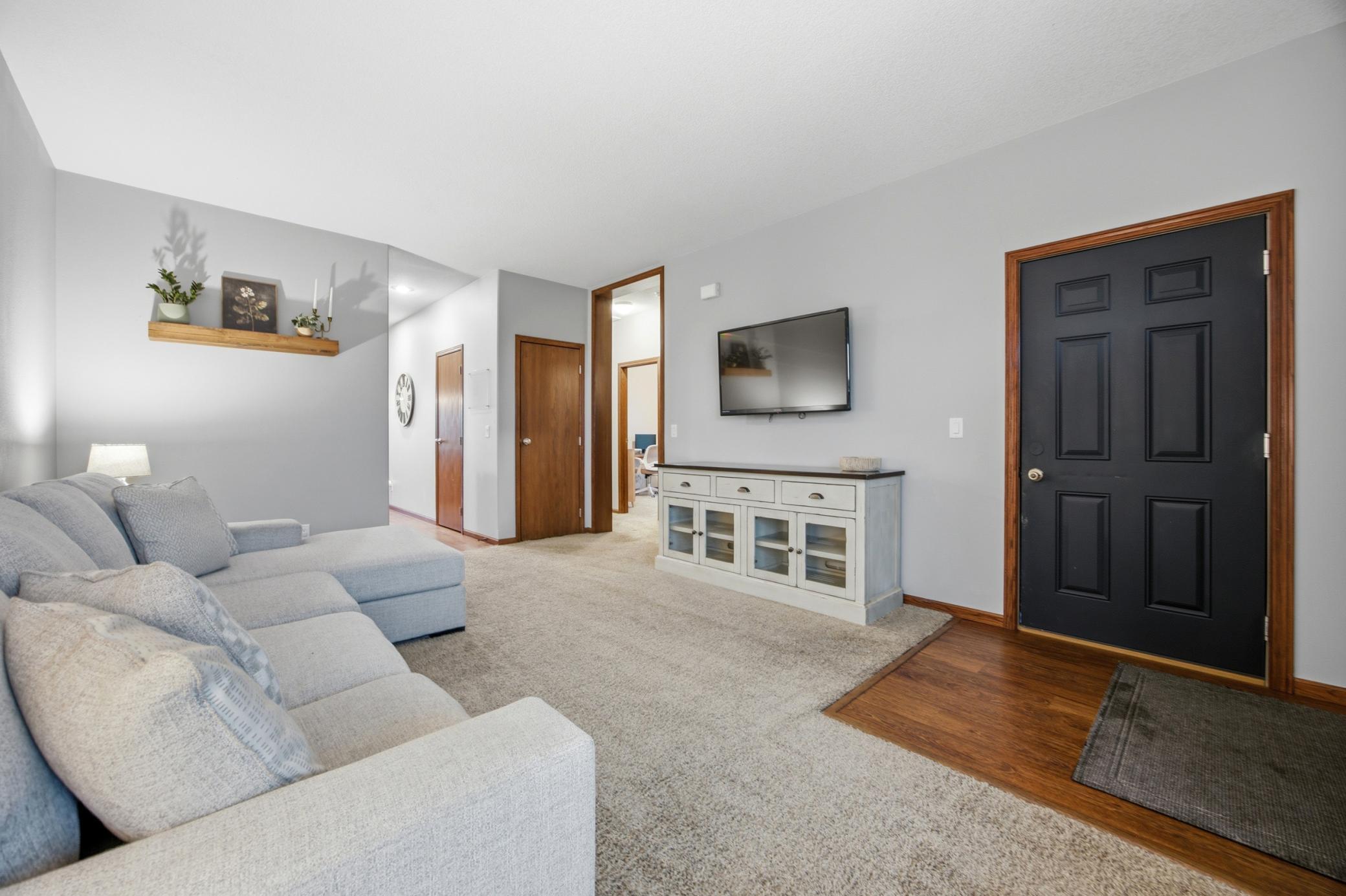 90 6th Street E Property Photo 6
