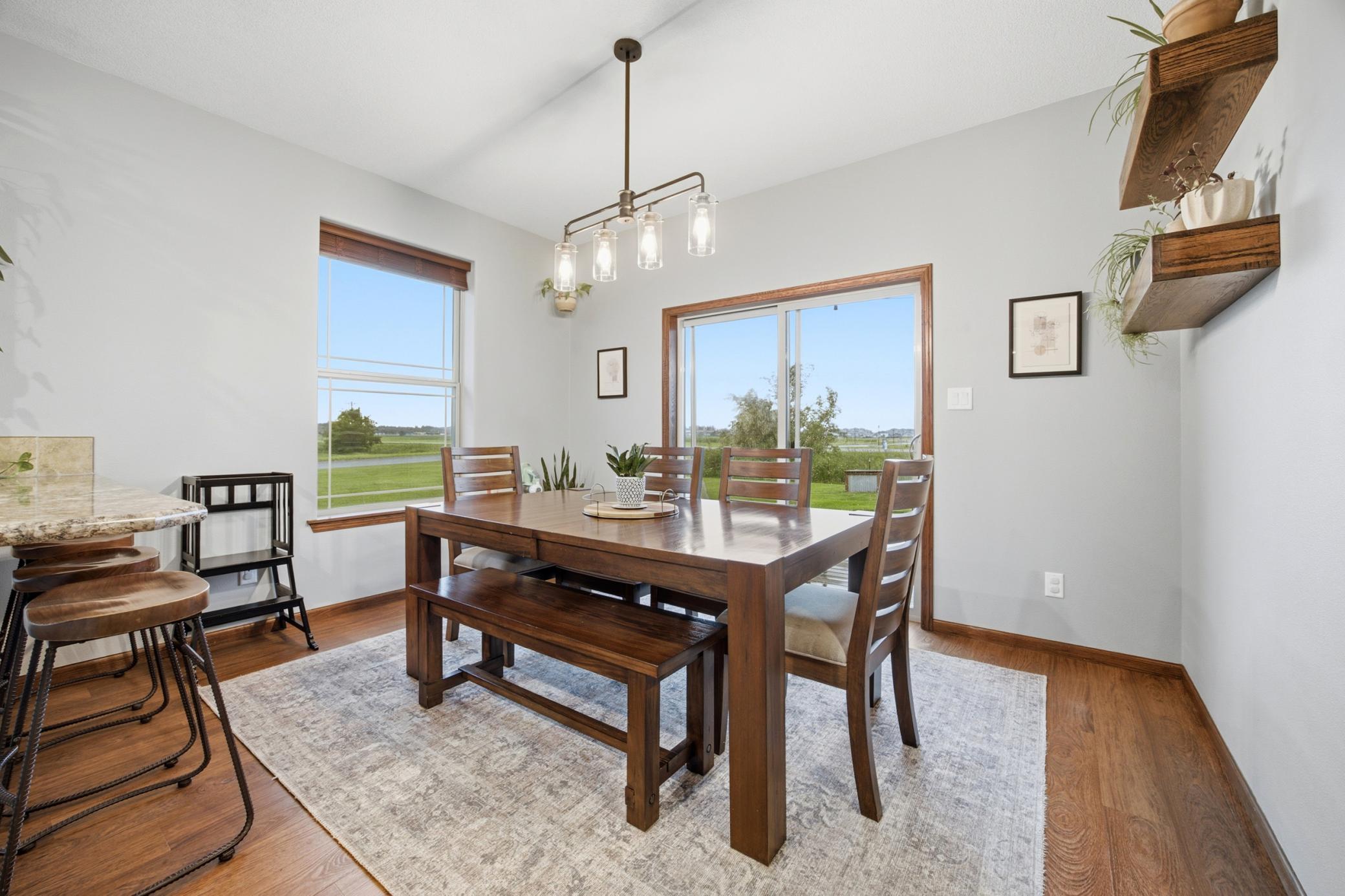 90 6th Street E Property Photo 11