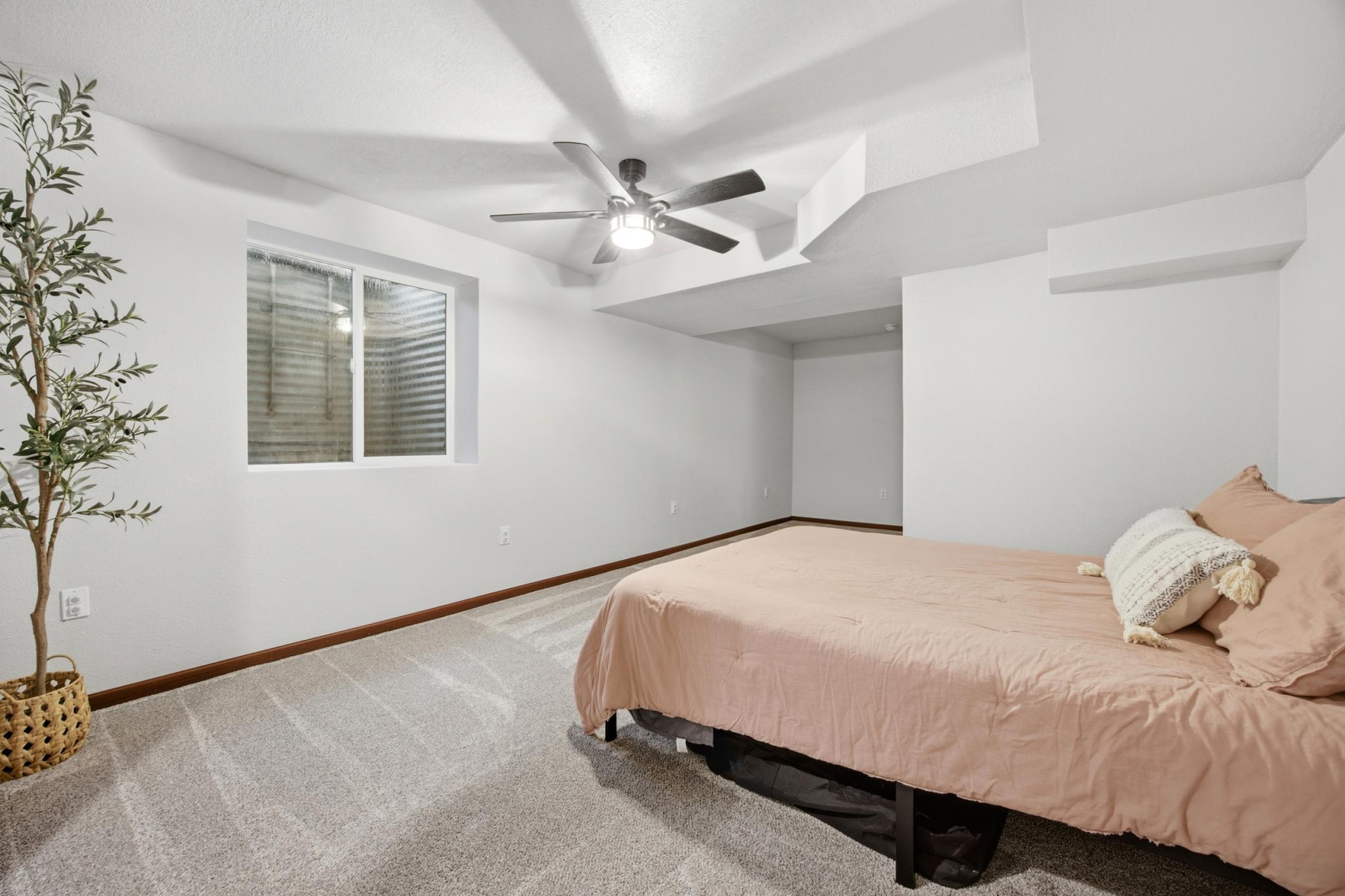 90 6th Street E Property Photo 22