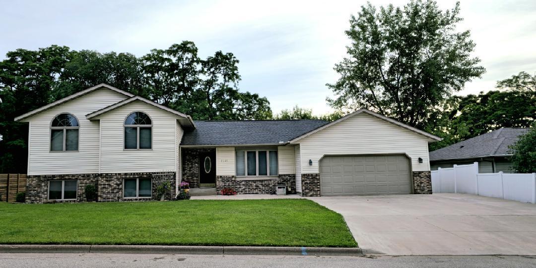 1321 Ridgewood Drive Property Photo 1