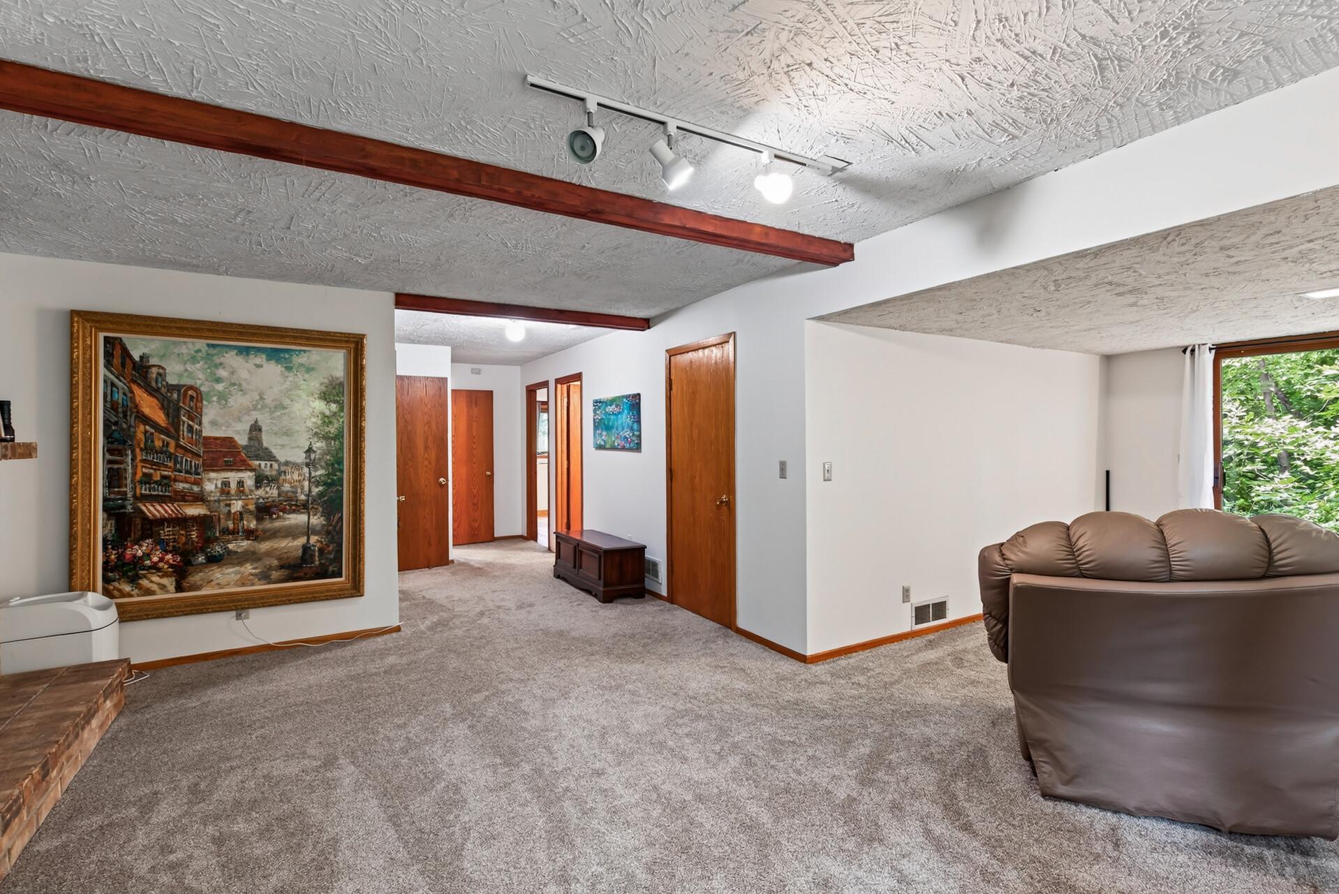5595 Wedgewood Drive Property Photo 11