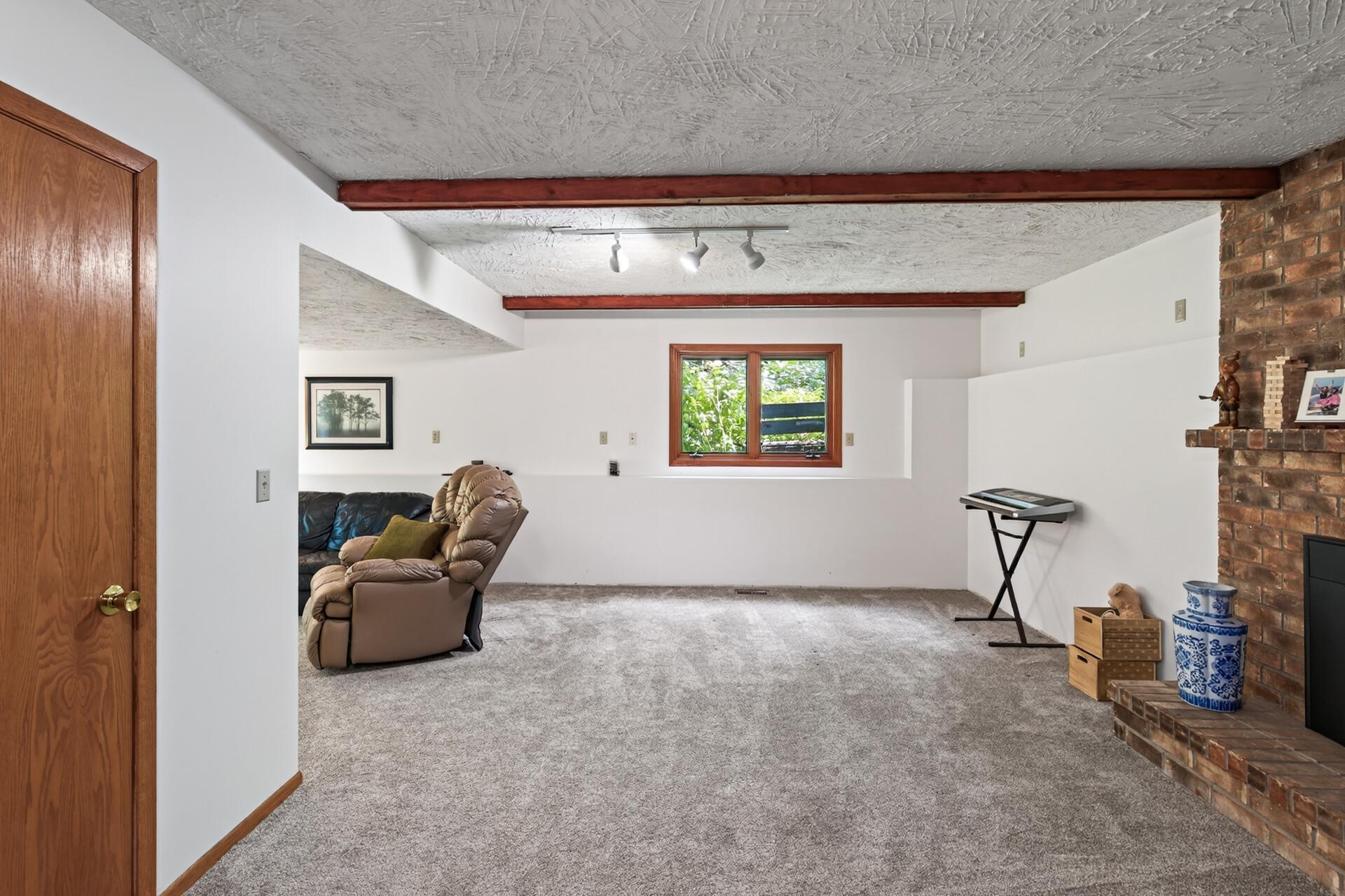 5595 Wedgewood Drive Property Photo 13