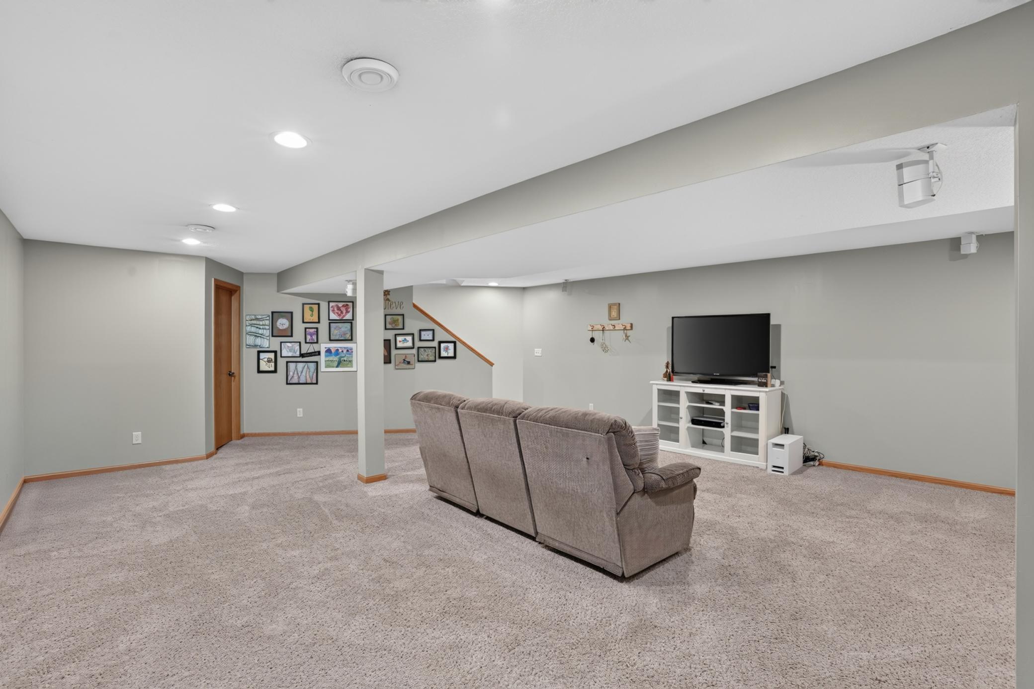 101 Anglewood Drive Property Photo 23