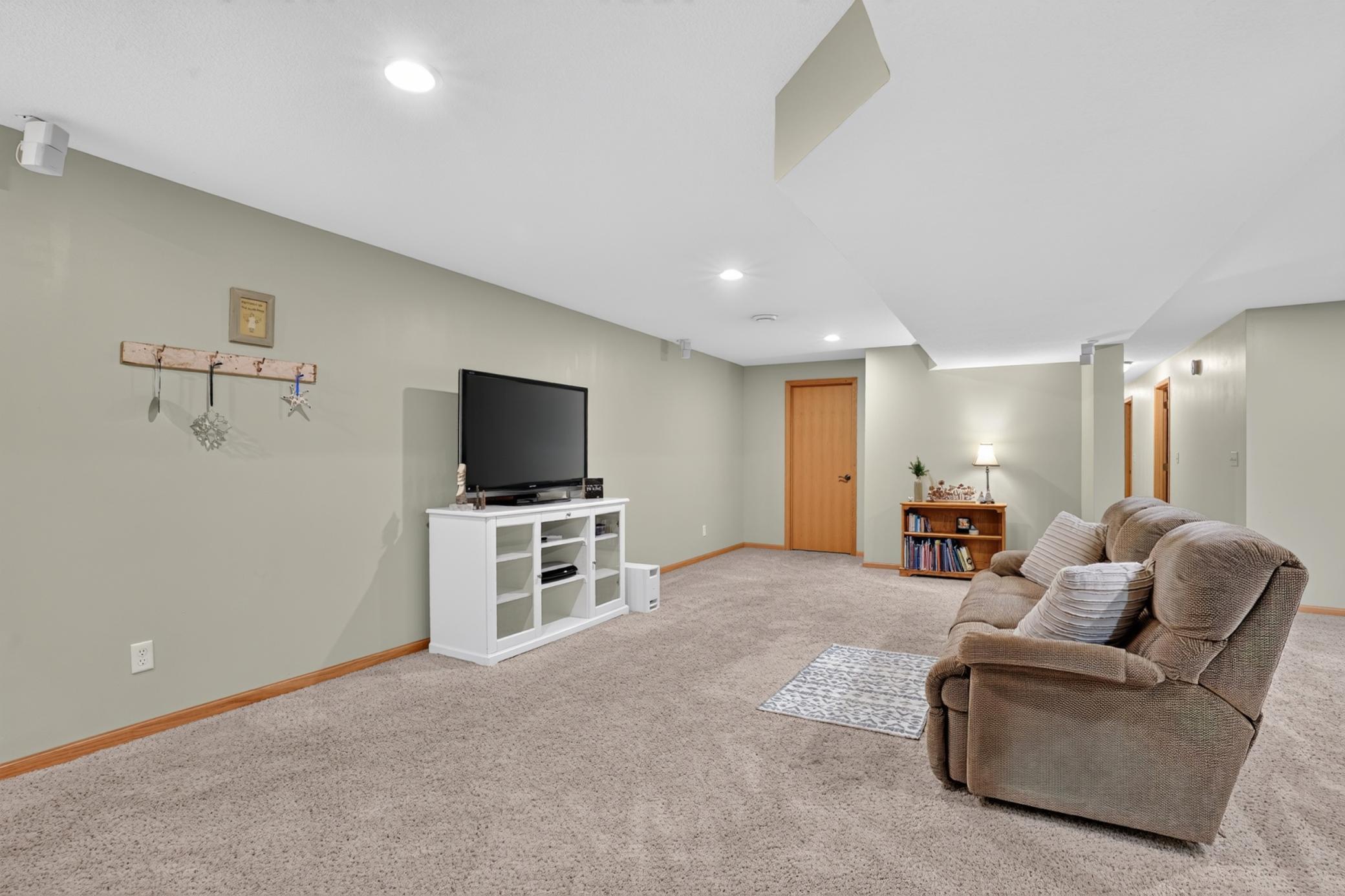 101 Anglewood Drive Property Photo 24