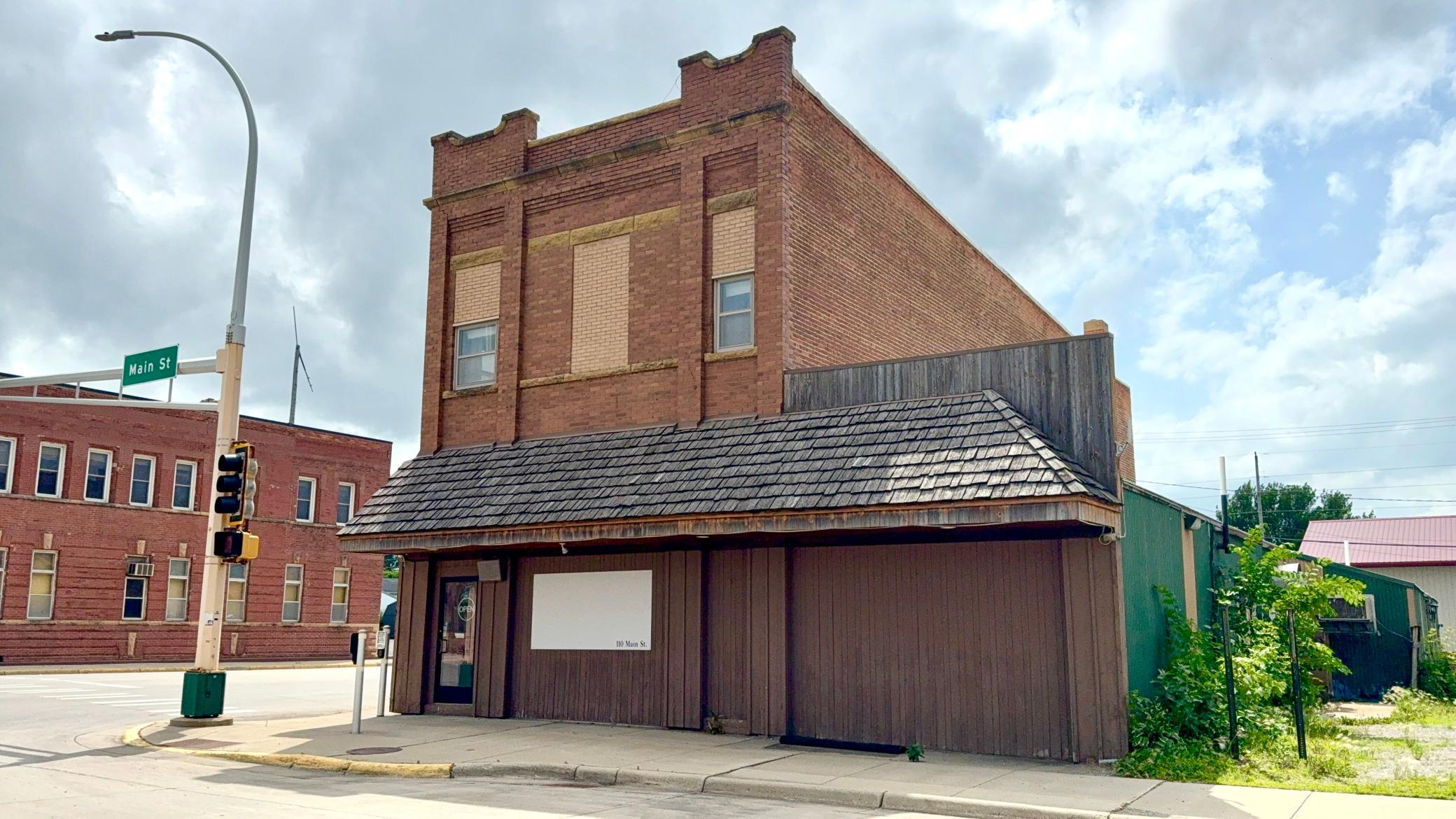110 Main Street N Property Photo 1