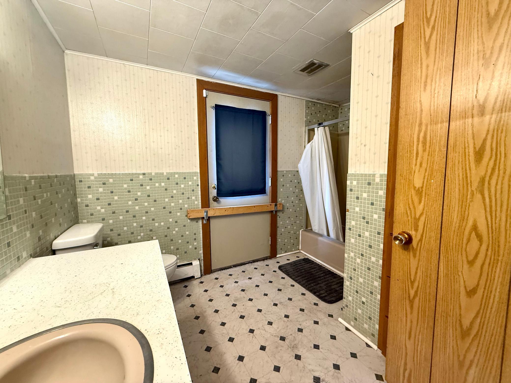 110 Main Street N Property Photo 37