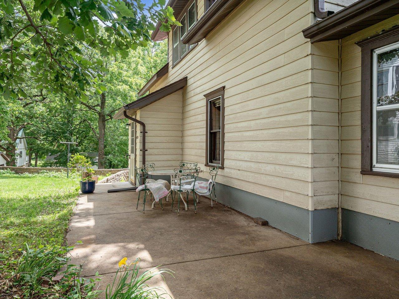 201 Hillcrest Drive Property Photo 7