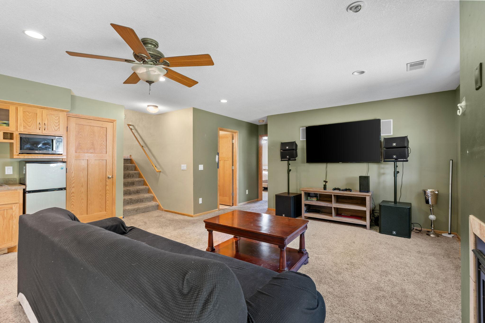 18962 Helen Way Property Photo 32