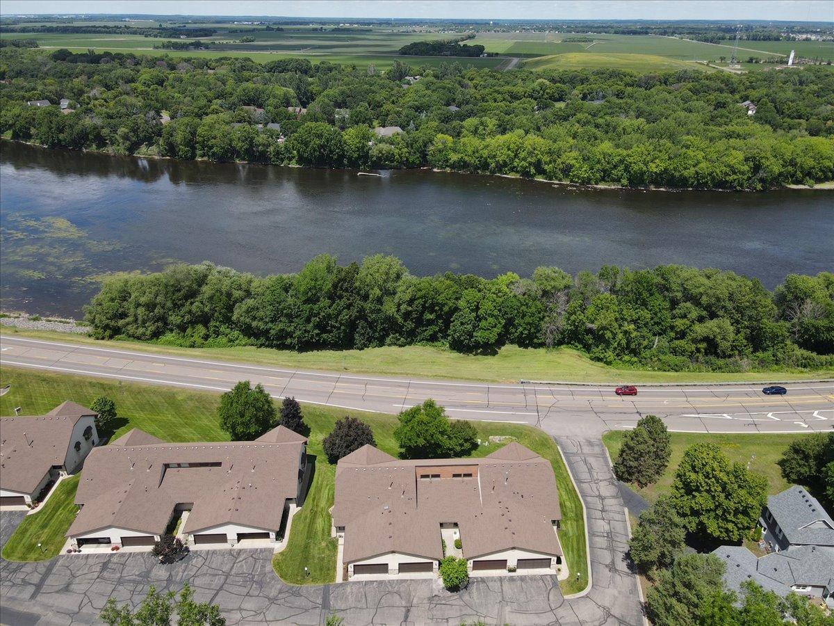 660 Riverview Drive 620 Property Photo 4