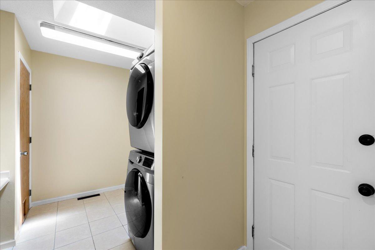 660 Riverview Drive 620 Property Photo 11