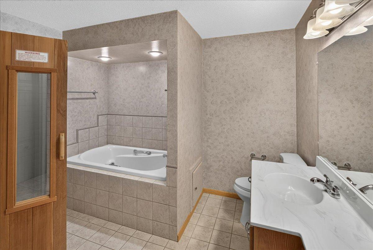 660 Riverview Drive 620 Property Photo 38