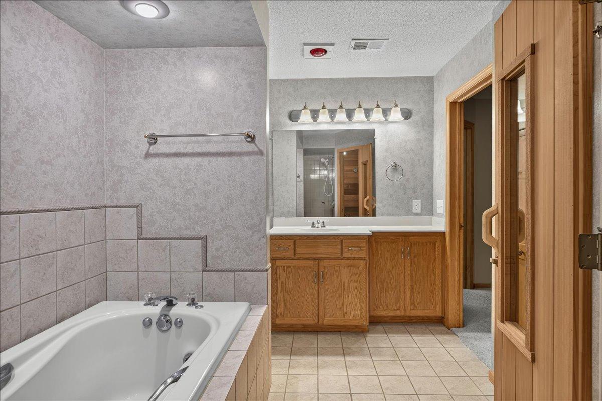 660 Riverview Drive 620 Property Photo 41