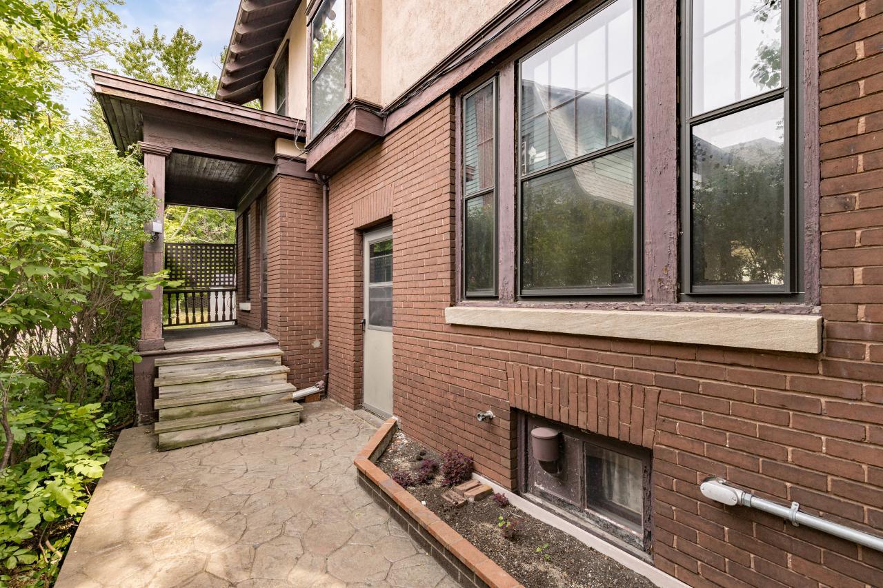 101 S 20th Avenue E Property Photo 11