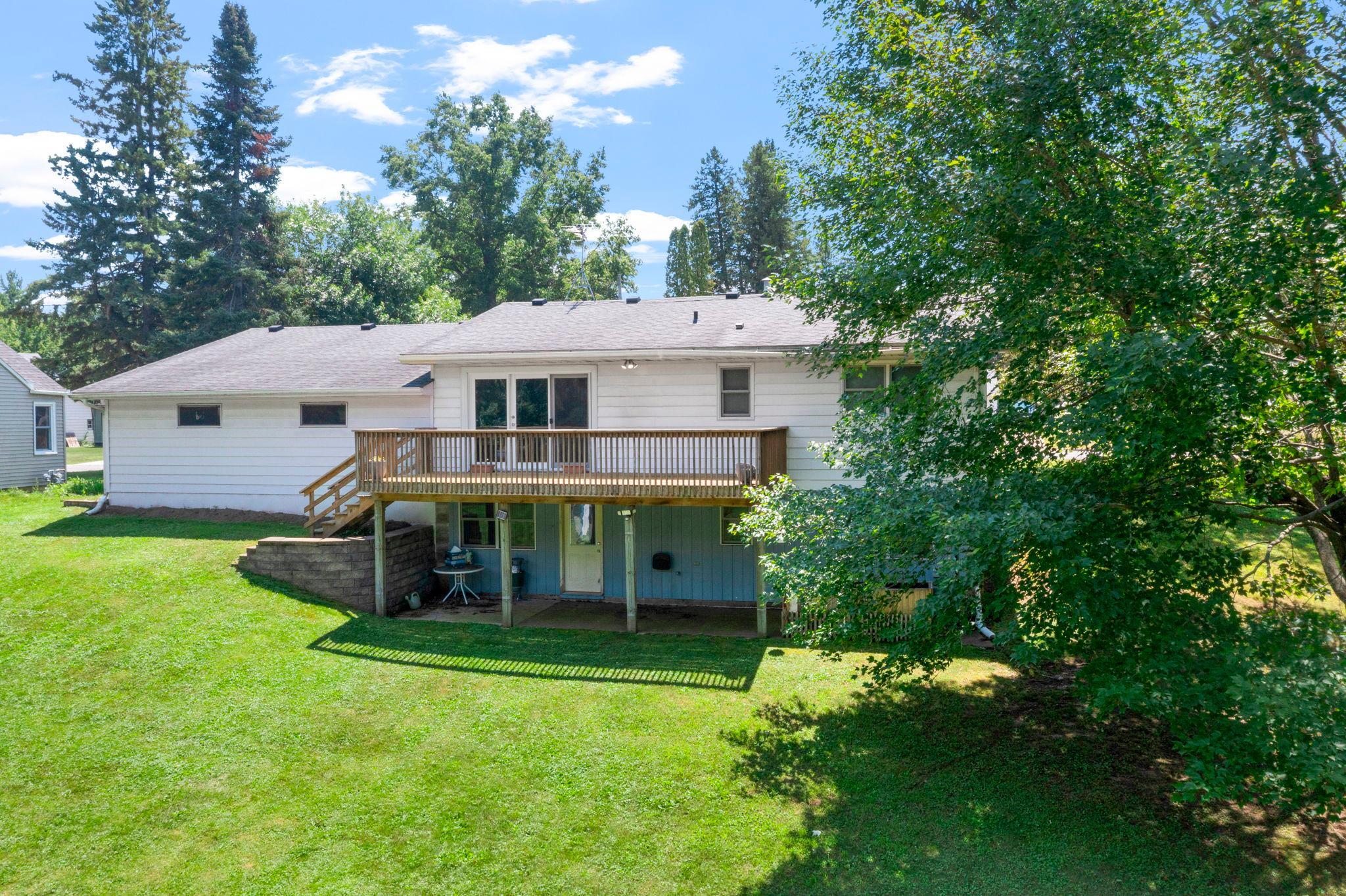 522 3rd Street Property Photo 2