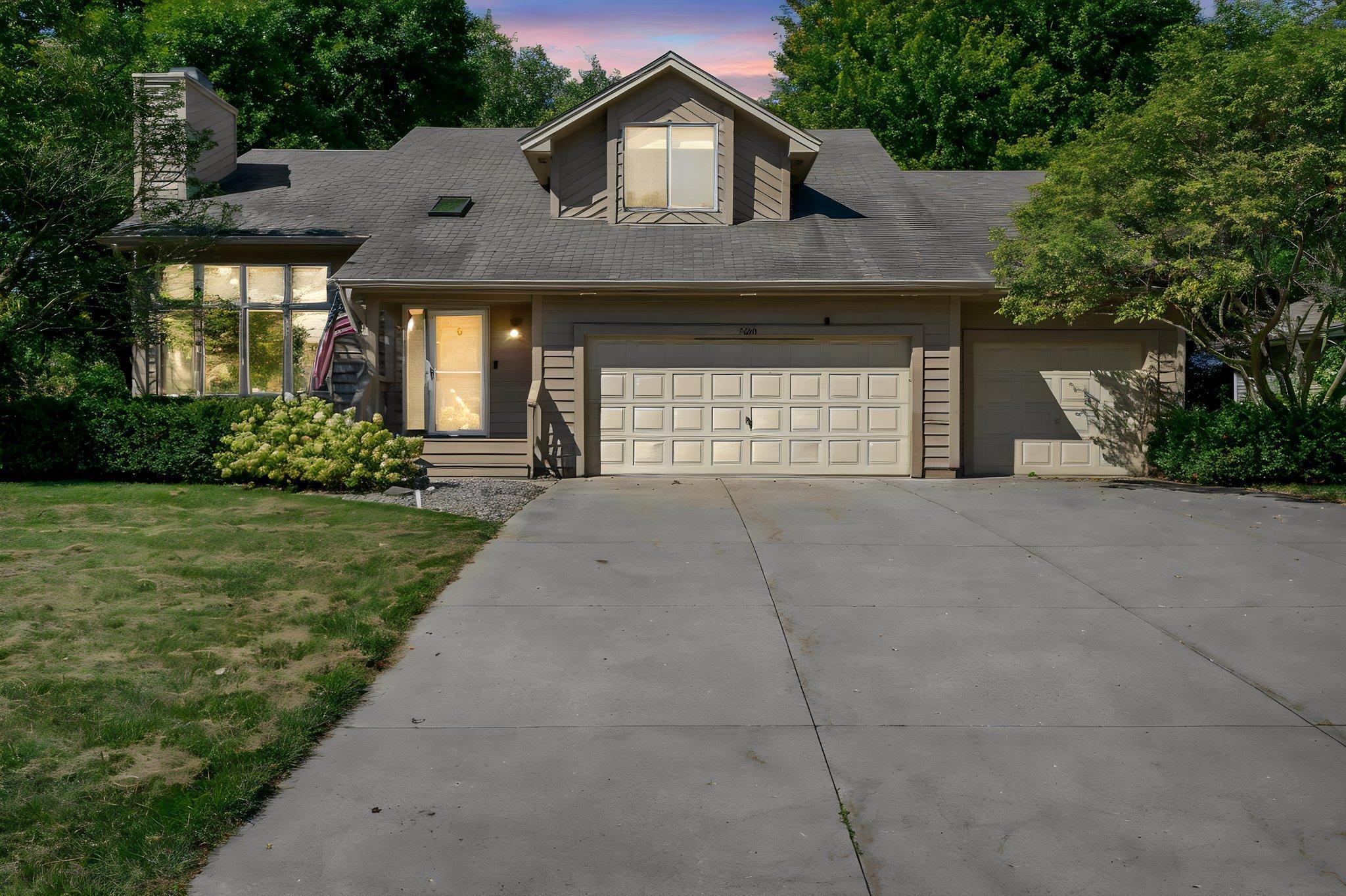 7600 Eileen Street Property Photo 1