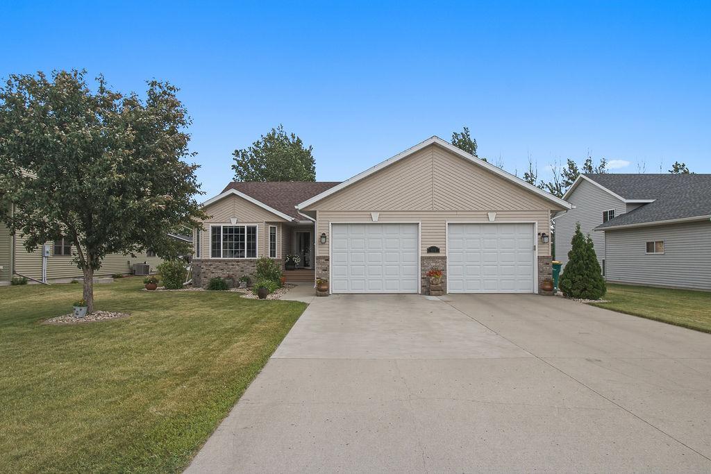 610 3rd Street E Property Photo 1