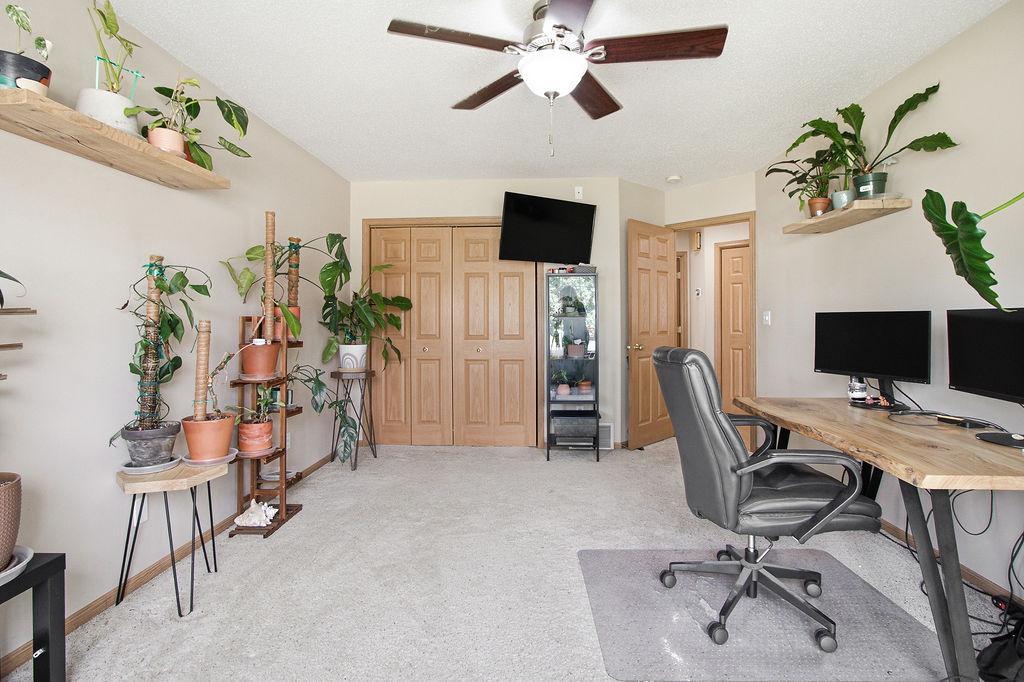 610 3rd Street E Property Photo 11
