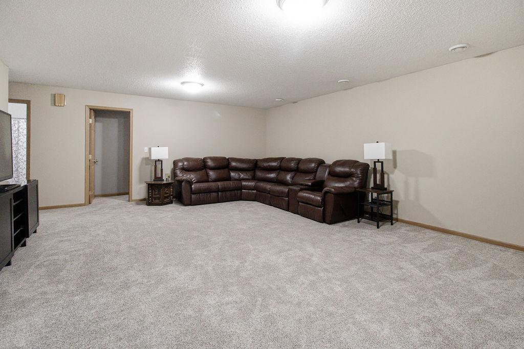 610 3rd Street E Property Photo 16