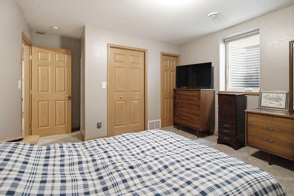 610 3rd Street E Property Photo 20