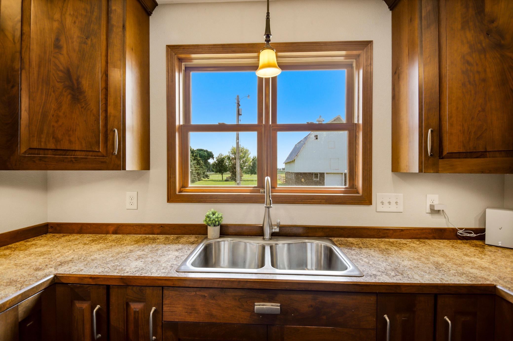 8169 Highway 30 E Property Photo 10