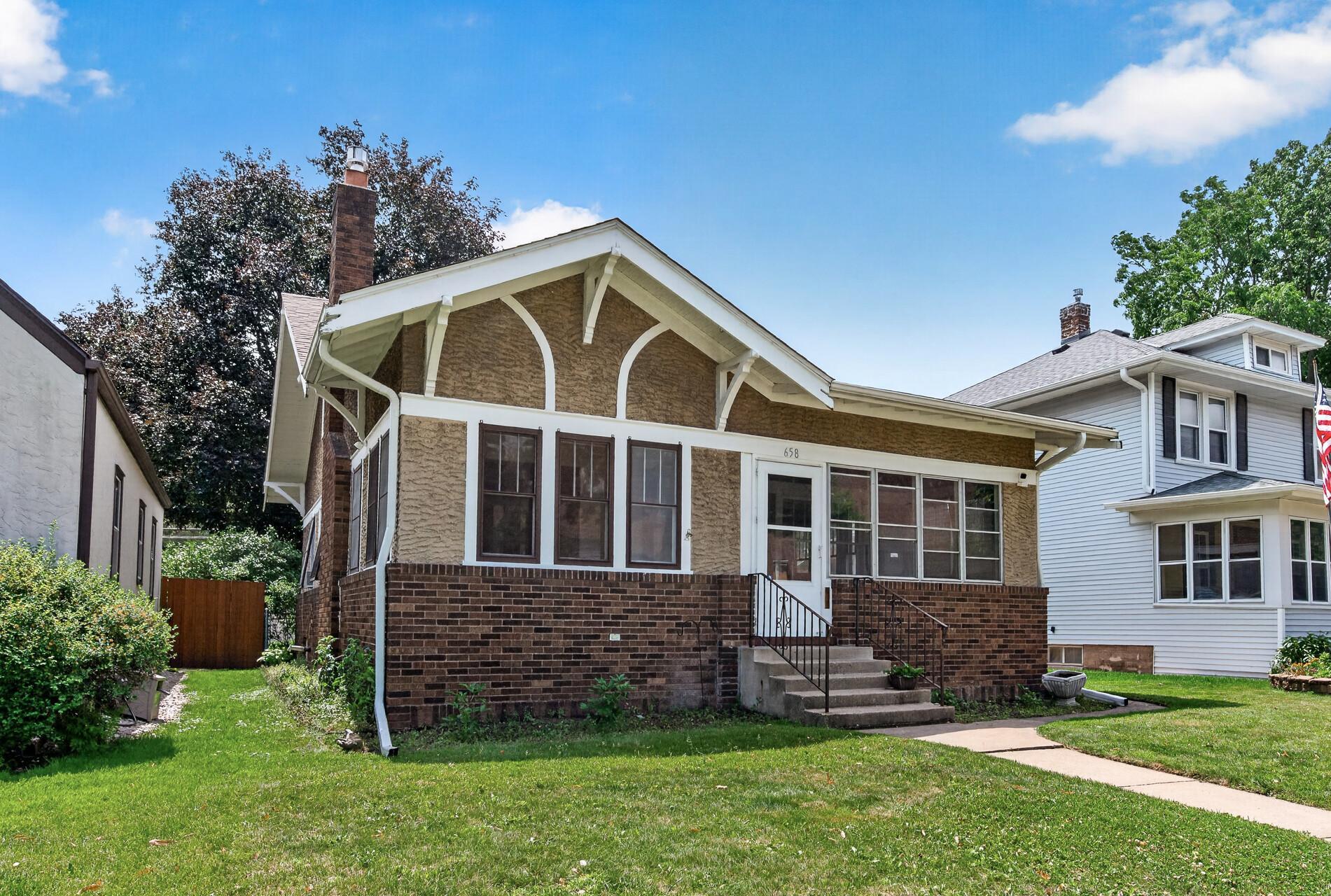 658 Nebraska Avenue E Property Photo 1