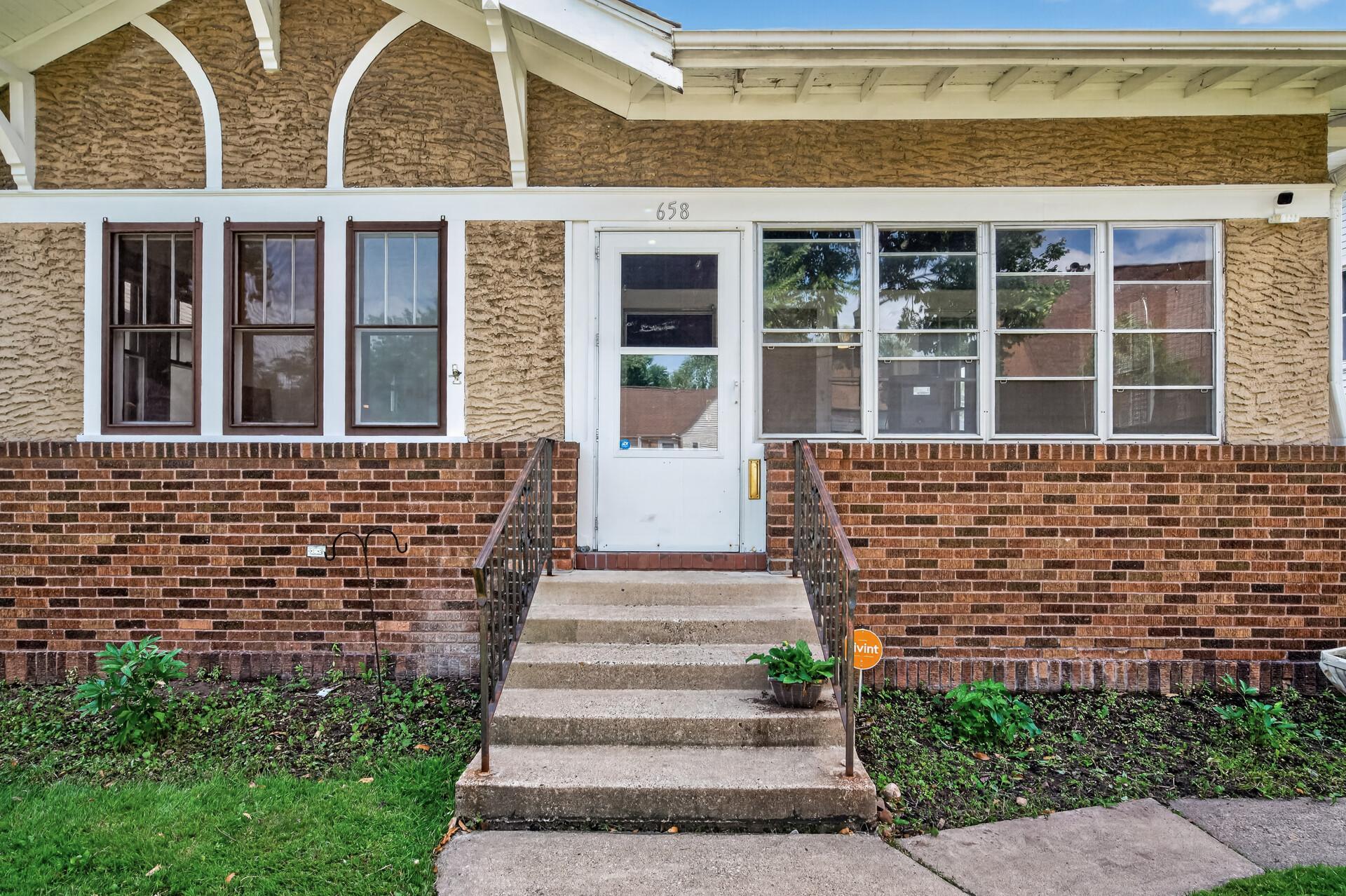 658 Nebraska Avenue E Property Photo 4