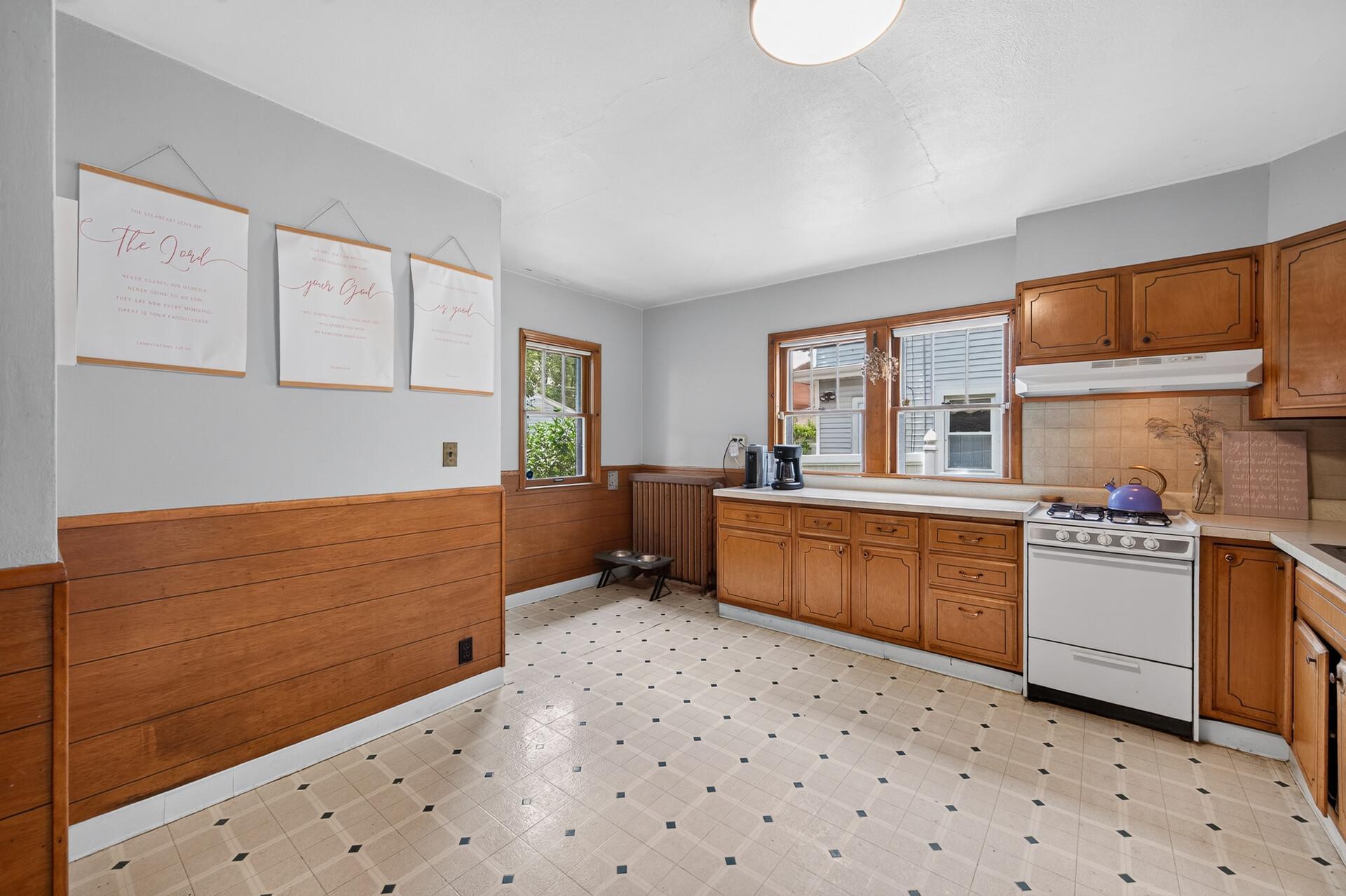 658 Nebraska Avenue E Property Photo 13