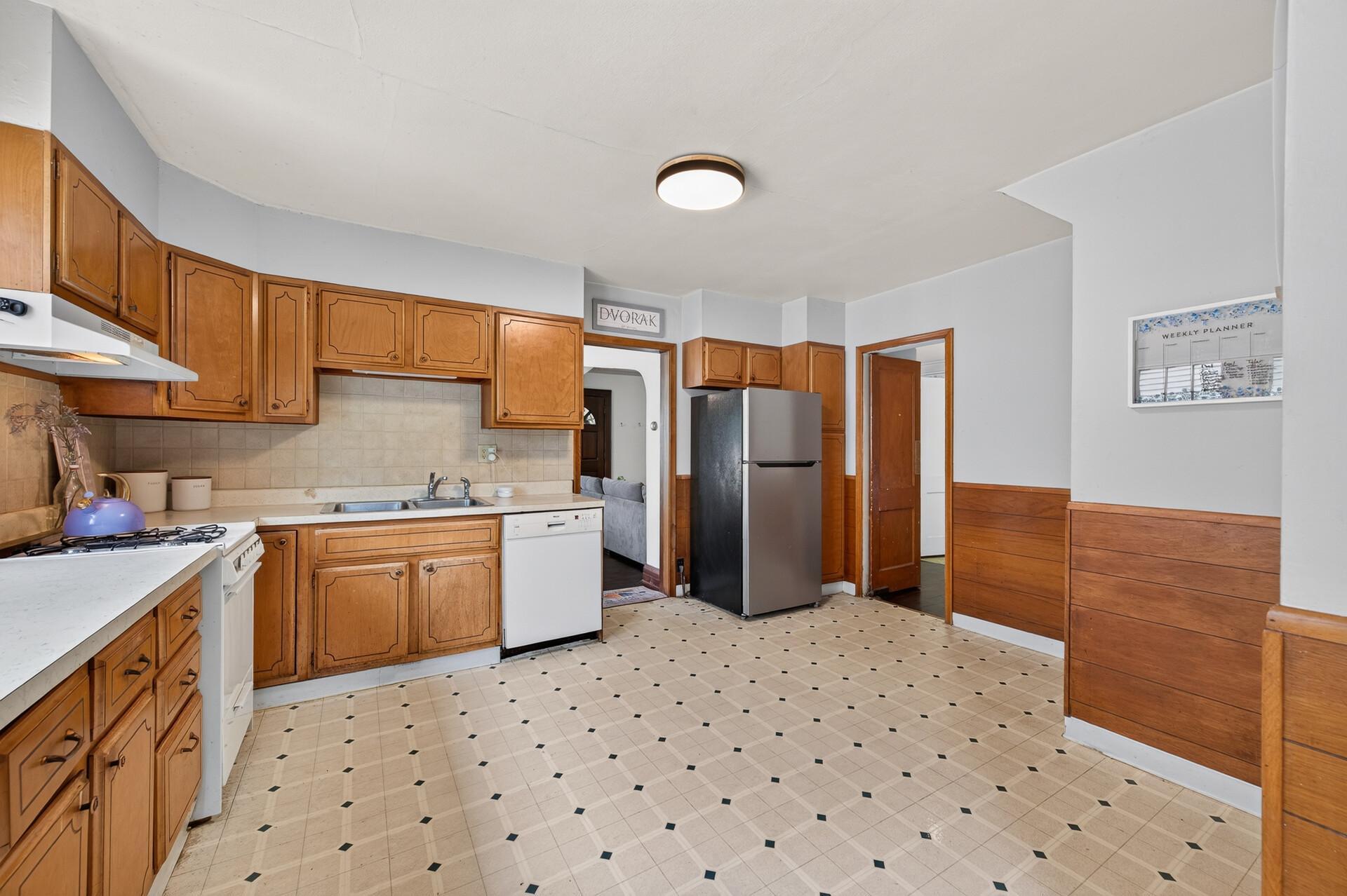 658 Nebraska Avenue E Property Photo 14