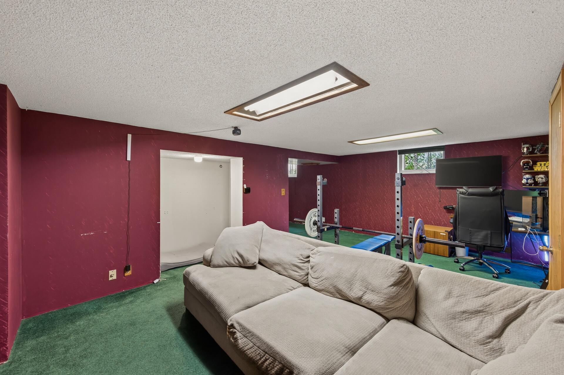 658 Nebraska Avenue E Property Photo 22