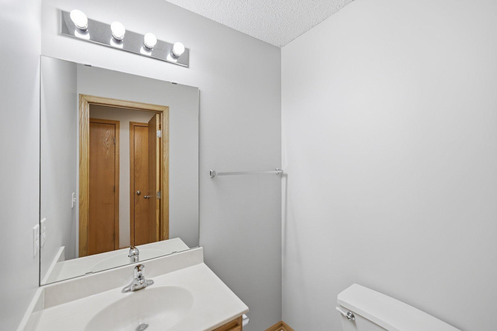 3045 Cutters Grove Avenue Property Photo 10