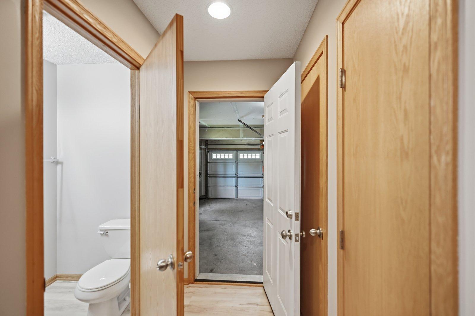 3045 Cutters Grove Avenue Property Photo 11