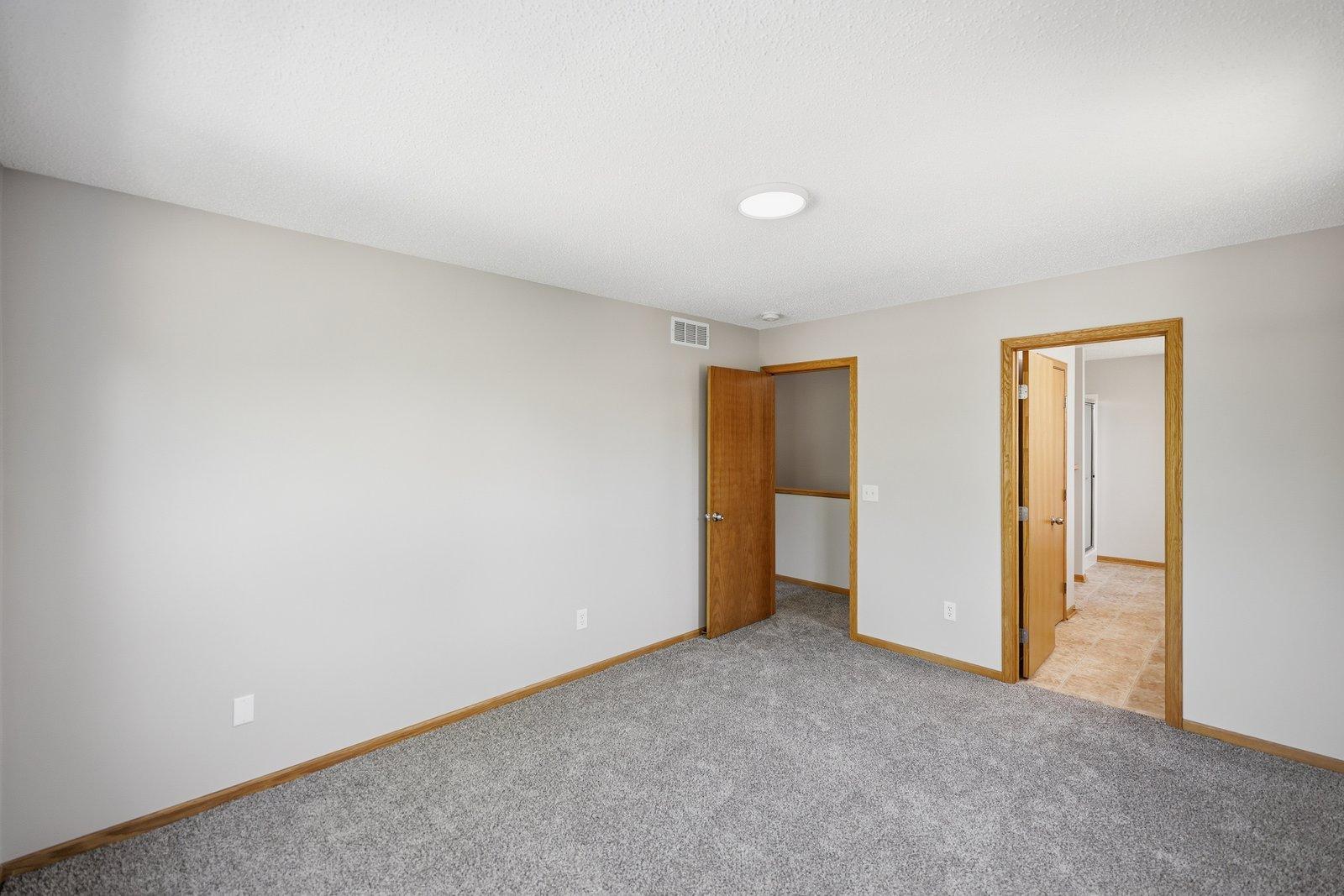 3045 Cutters Grove Avenue Property Photo 15