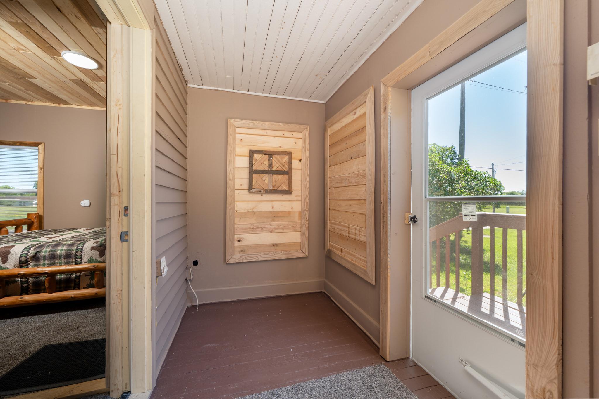 541 5th Street Se Property Photo 5