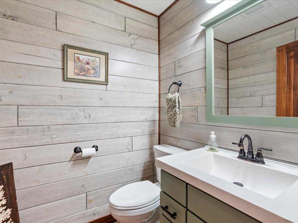 14390 Shoreview Drive Property Photo 16
