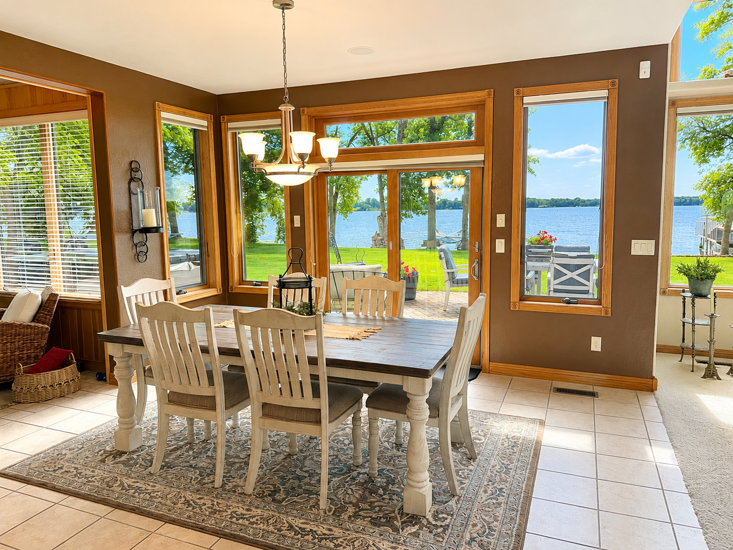 12512 Tanglewood Road Property Photo 4