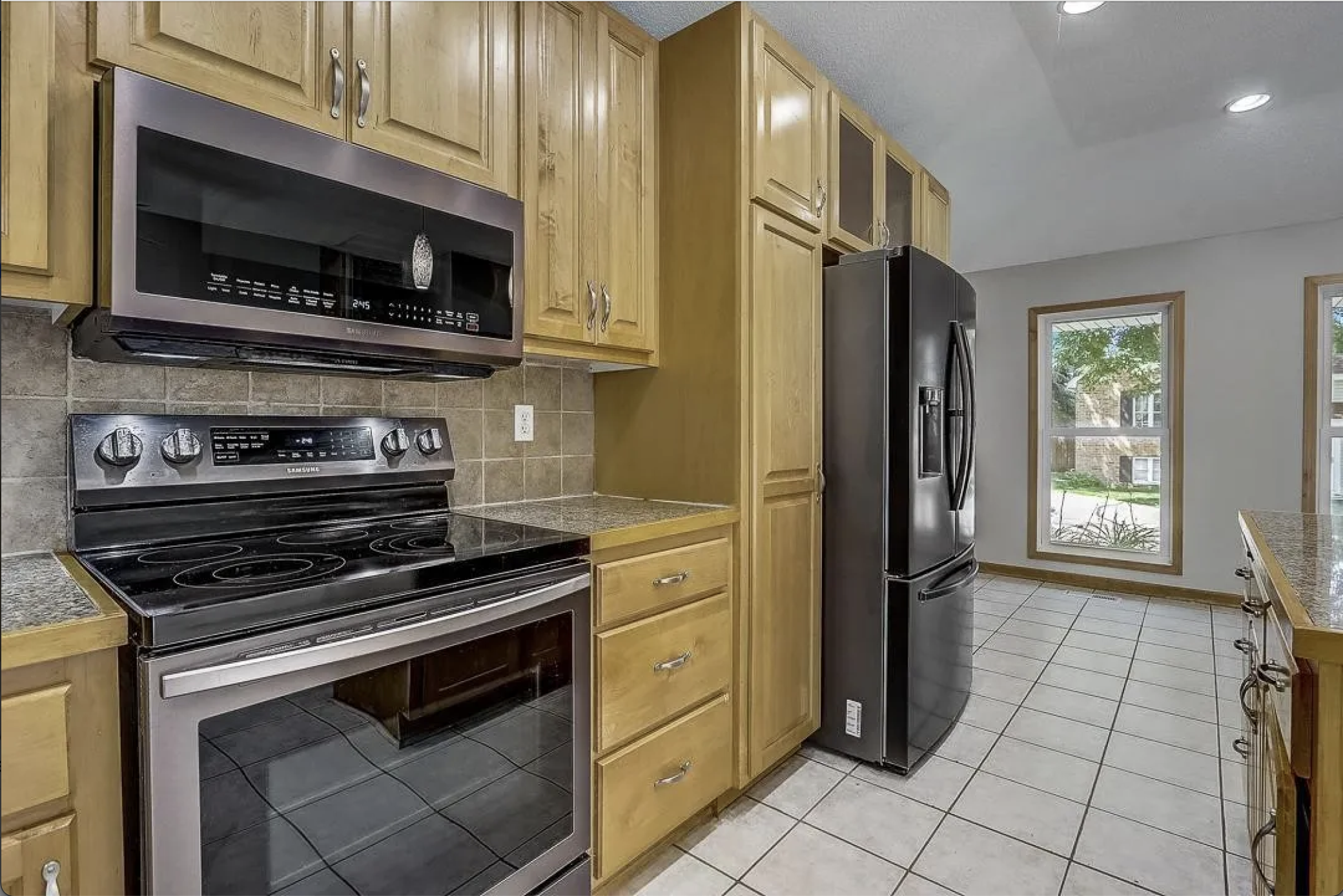 8778 Hawthorne Drive Property Photo 7