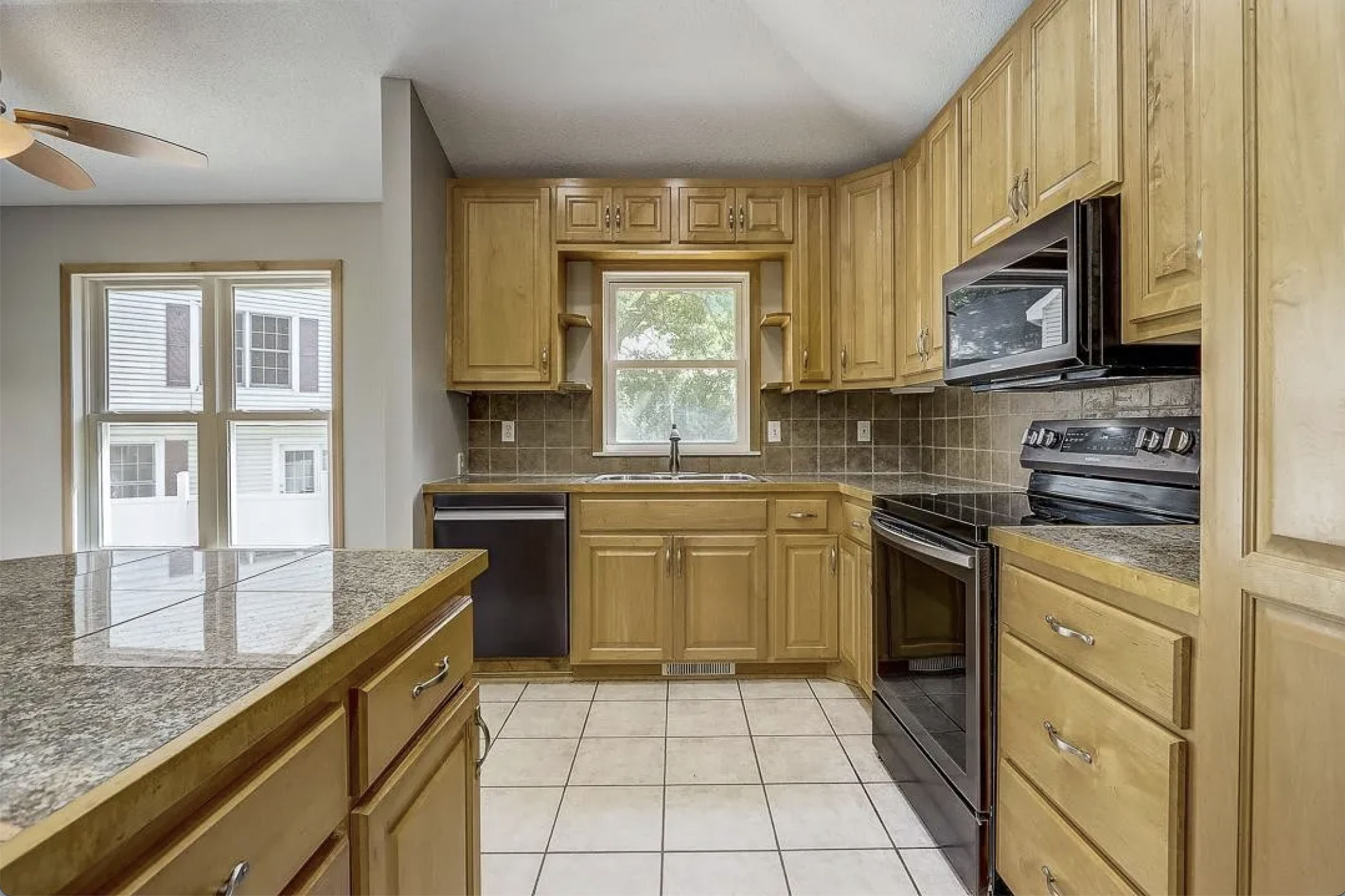 8778 Hawthorne Drive Property Photo 9