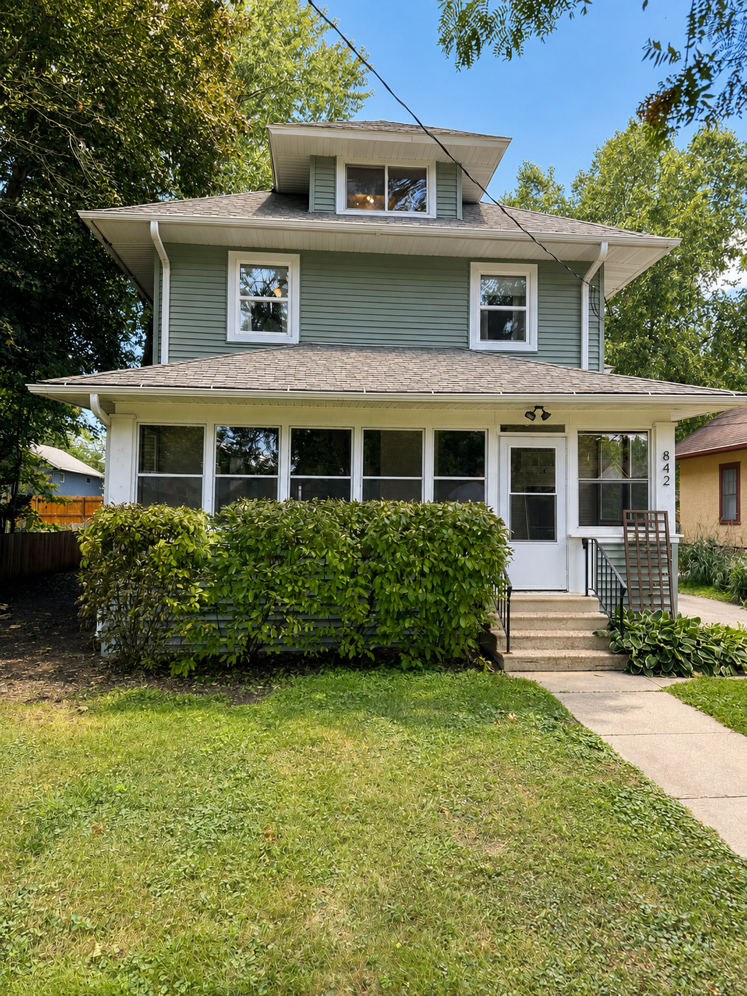 842 2nd Street Nw Property Photo 1
