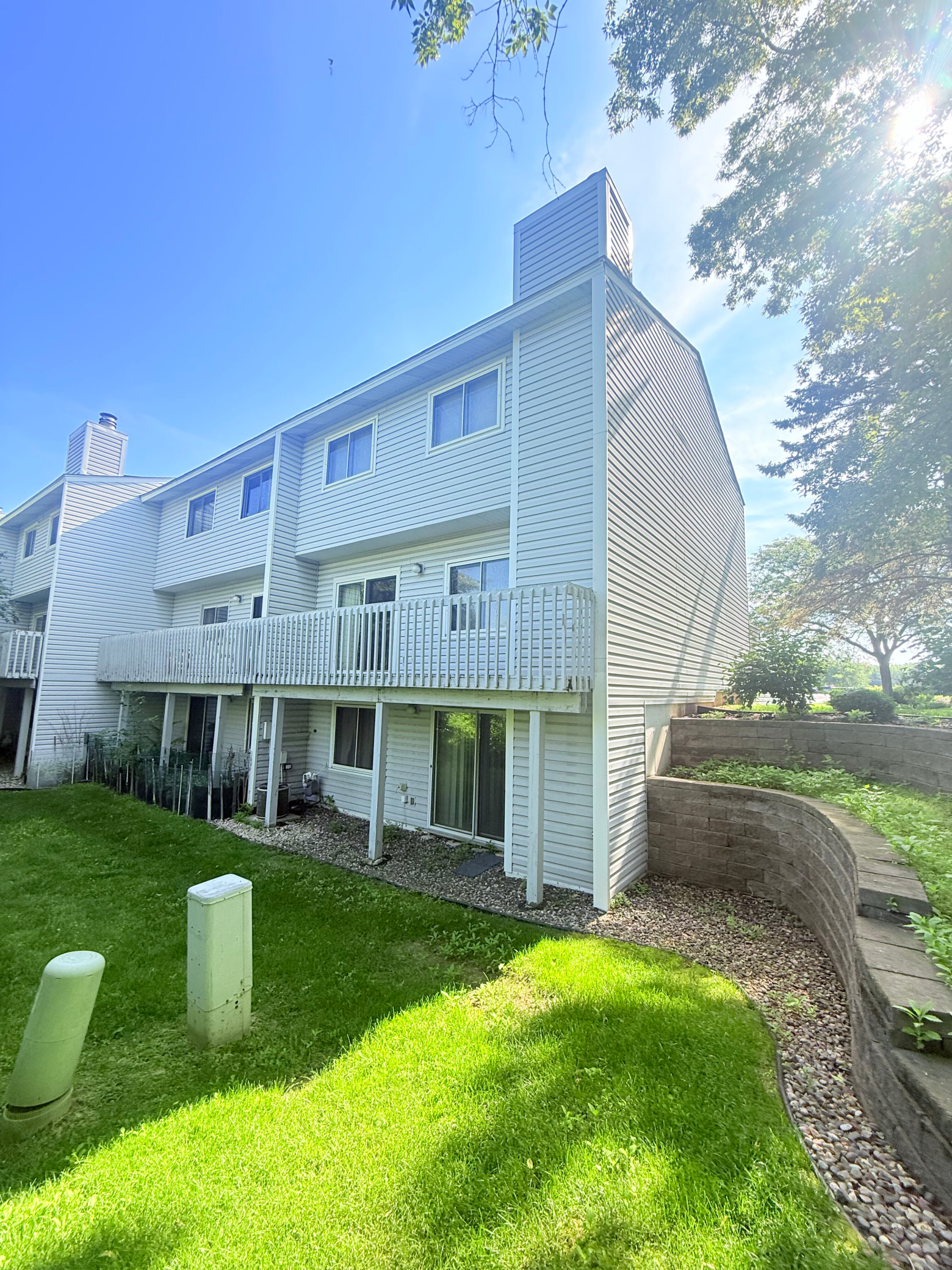 2224 Tower Court Property Photo 1