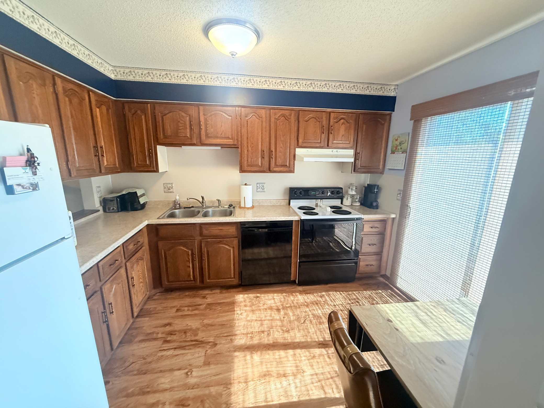 2224 Tower Court Property Photo 5