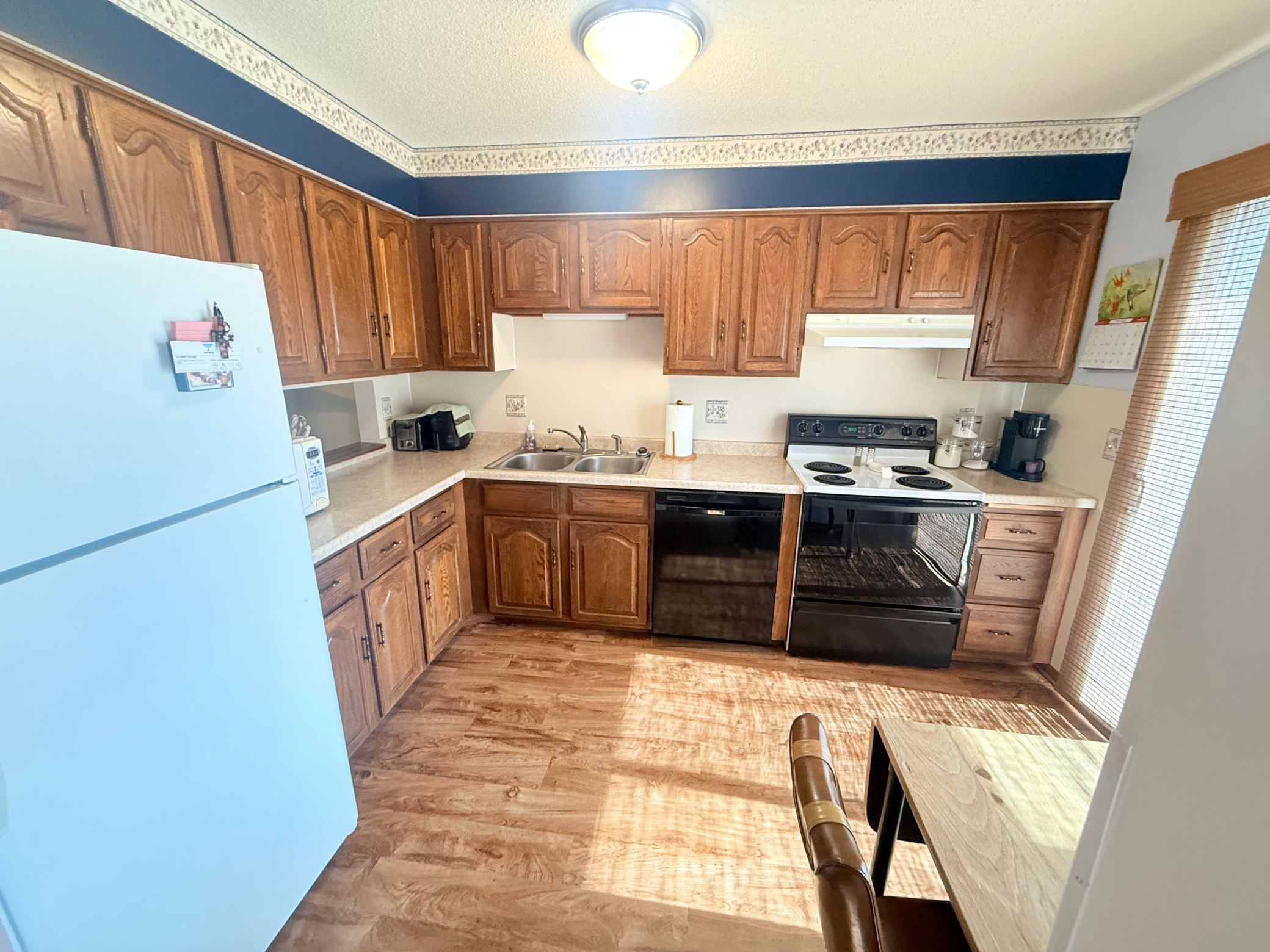 2224 Tower Court Property Photo 6