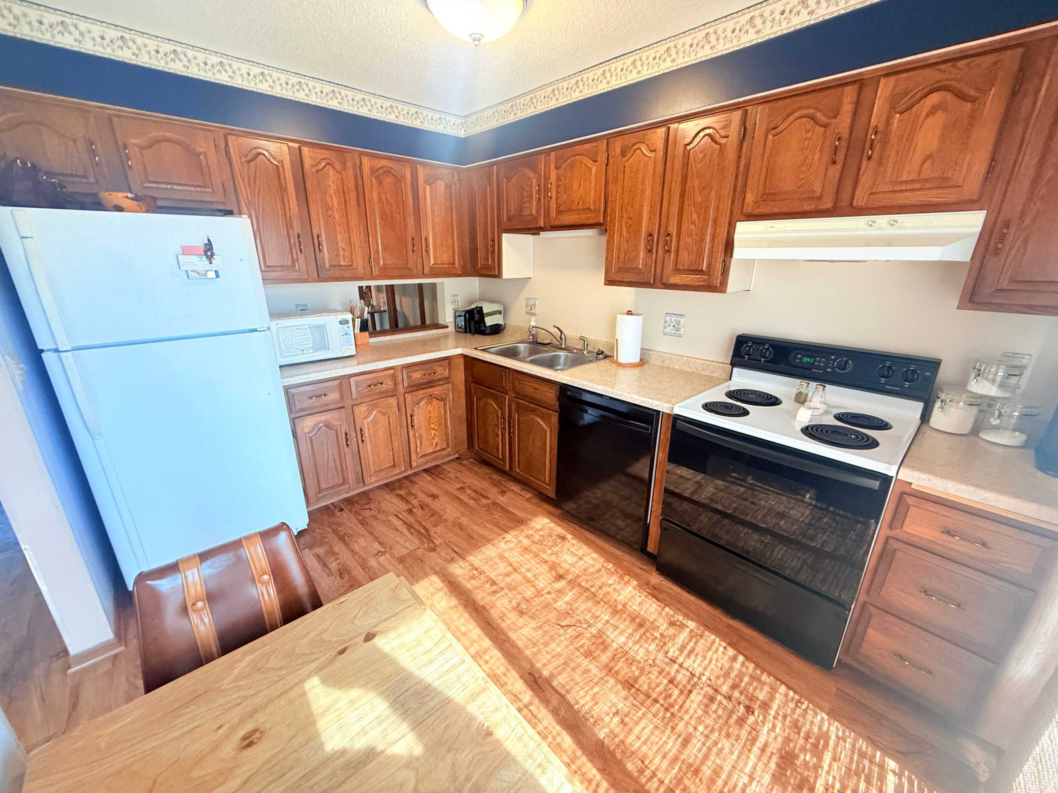 2224 Tower Court Property Photo 7