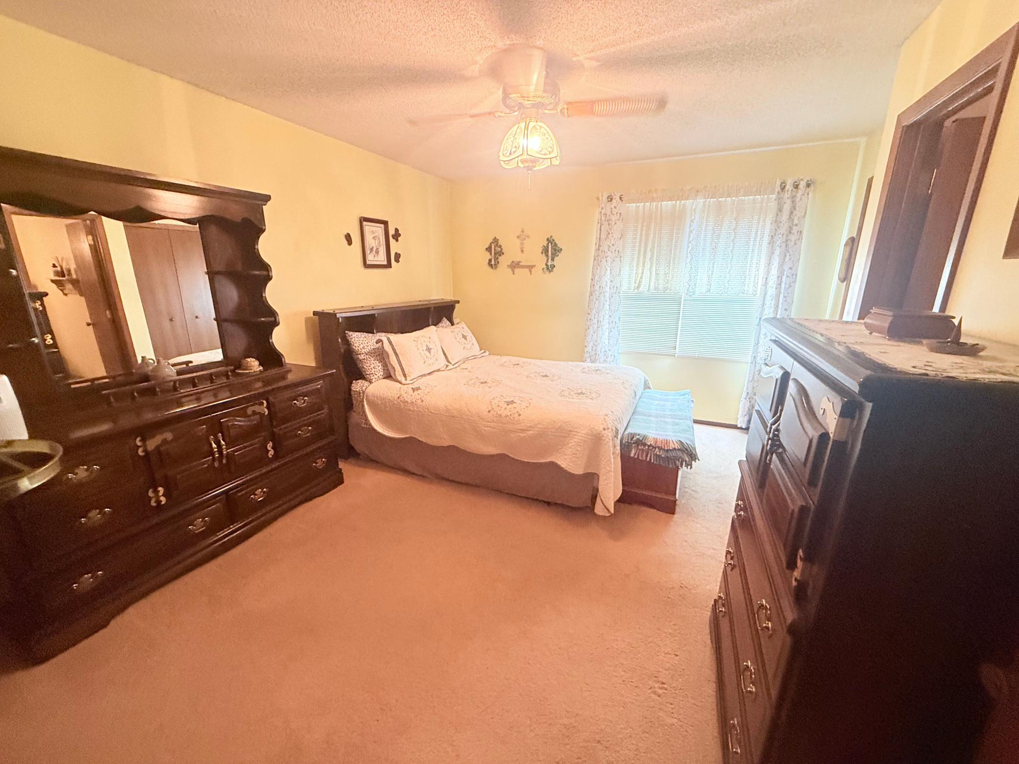 2224 Tower Court Property Photo 11