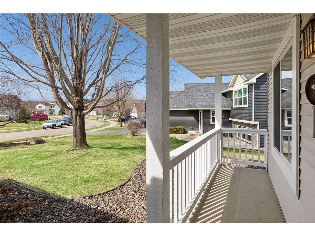49 Windsor Wood Path Property Photo 4