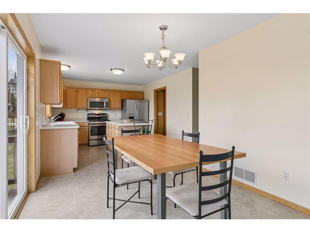 49 Windsor Wood Path Property Photo 14